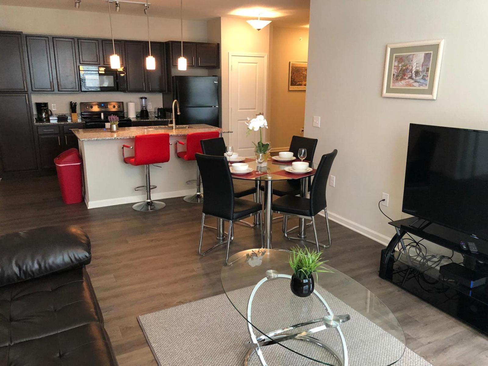 Spacious Furnished Resort Style Apartments トンボール 部屋 写真